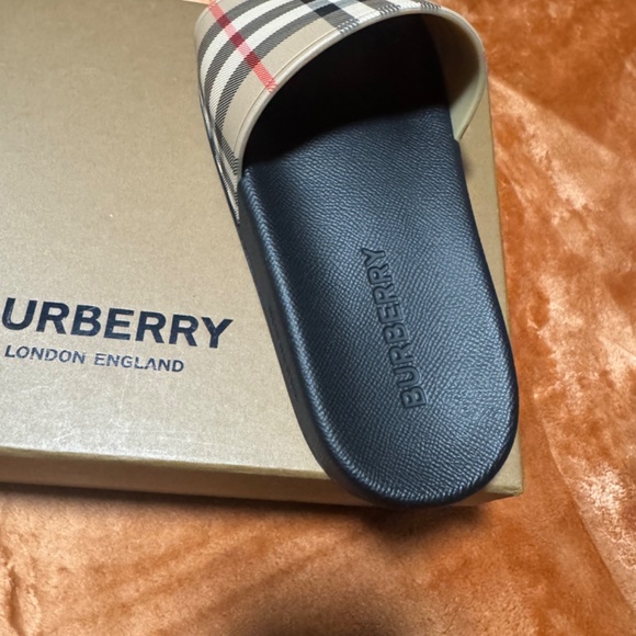 Slides - Picture 3 of 5